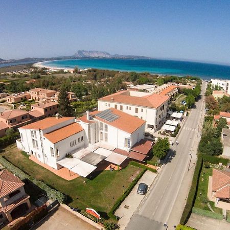Hotel Al Faro Spiaggia La Cinta Santeodoro San Teodoro  Extérieur photo