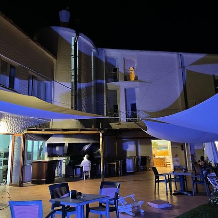 Hotel Al Faro Spiaggia La Cinta Santeodoro San Teodoro  Extérieur photo